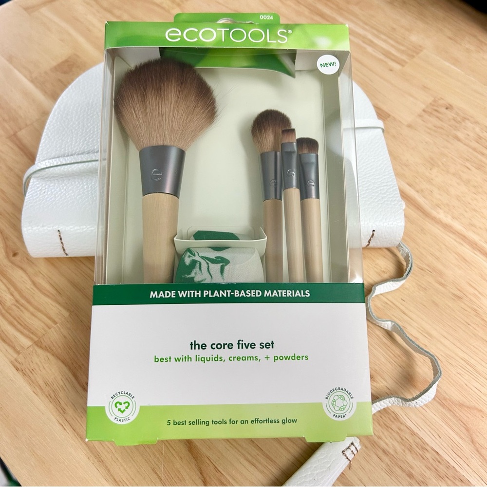 FREE W/$150 PURCH 💚 EcoTools The Core Five Set